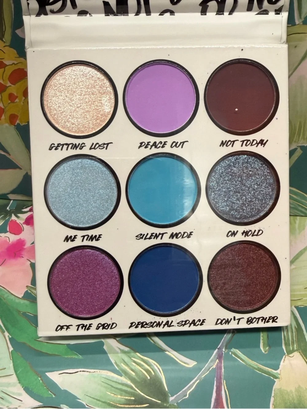 BH Cosmetics DO NOT DISTURB Eyeshadow Palette Casestill sealed in plastic nwt